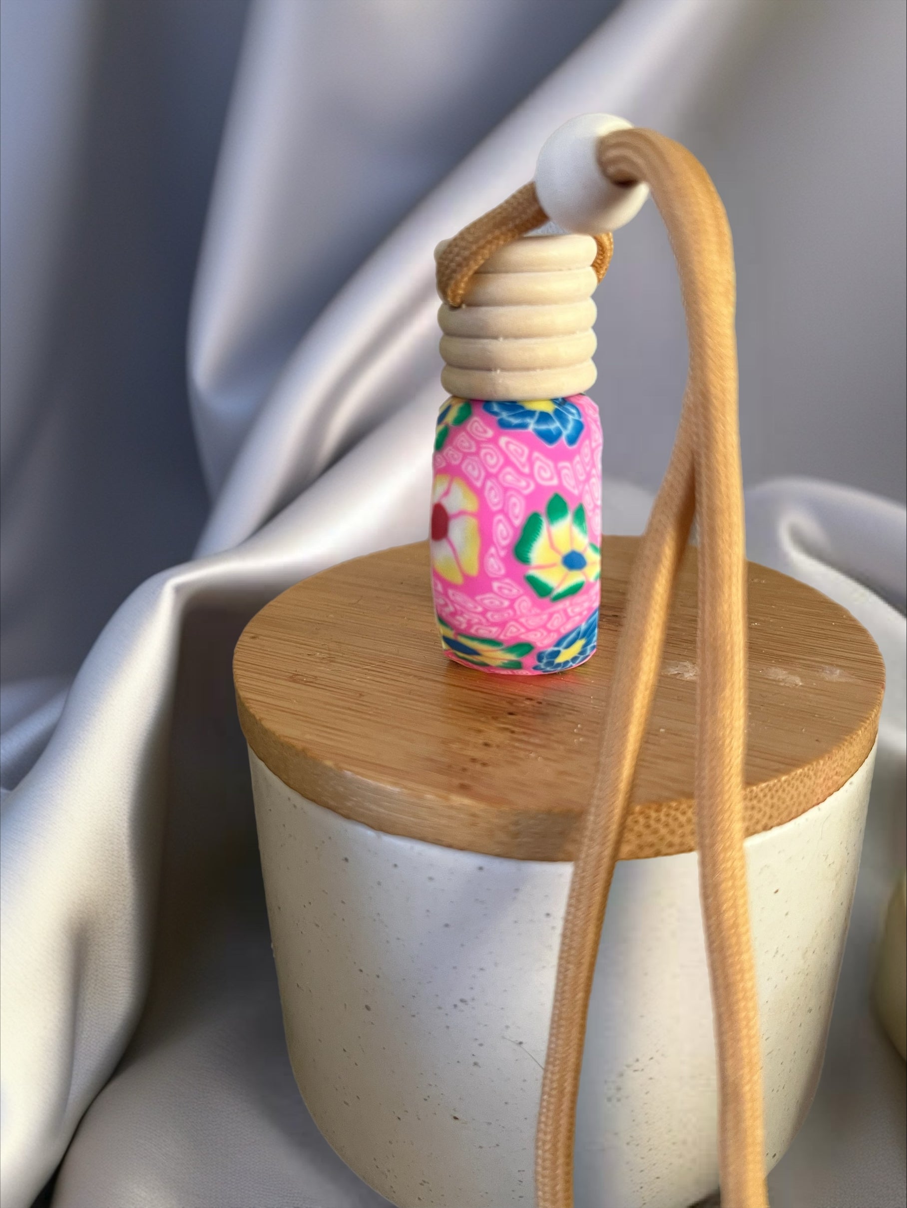 Diffuseur rose avec fleurs